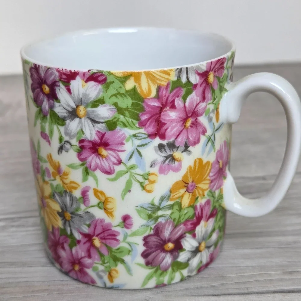 Set of 3 Vintage-Style Floral Ceramic Tea Cups Shabby Chic Cottagecore Floral